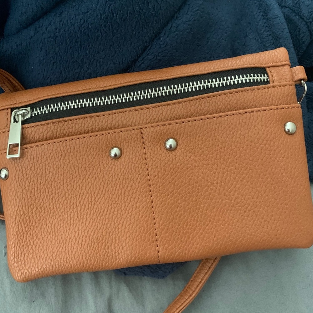 Fashionable Leather Crossbody Bag